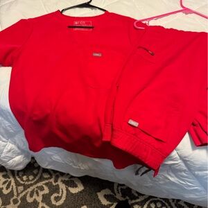 Figs Red Scrub Set one pocket top, jogger bottom Medium
